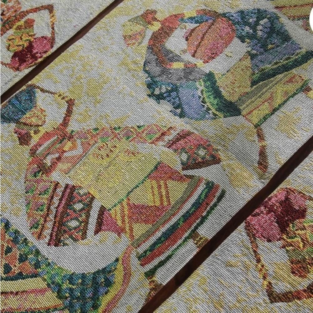 Clearance - Set of 4 placemats and table runner in Jacquard Tribal Pattern